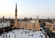 مسجد الحسين: رمز الروحانية والتاريخ الإسلامي في قلب القاهرة مسجد الحسين