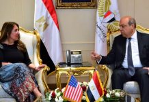 وزير الطيران المدني يستقبل سفيرة الولايات المتحدة الأمريكية لبحث أطر التعاون الثنائي بين البلدين في مجال الطيران المدني الدكتور سامح الحفني، وزير الطيران المدني والسفيرة هيرو مصطفى غارغ، سفيرة الولايات المتحدة الأمريكية